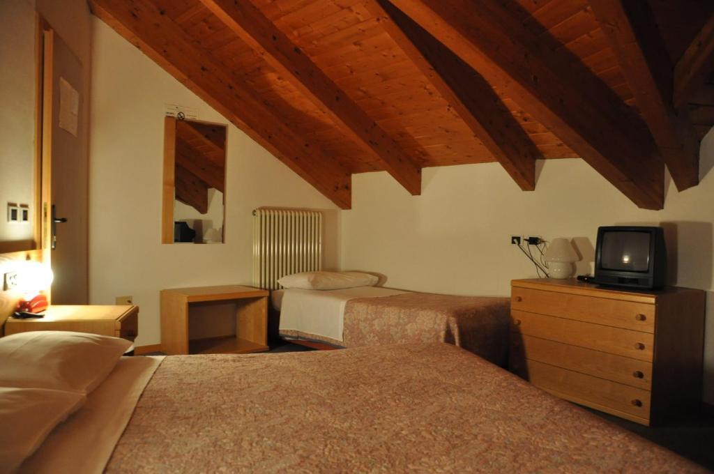 Hotel Ideal Sarche di Calavino Habitación foto